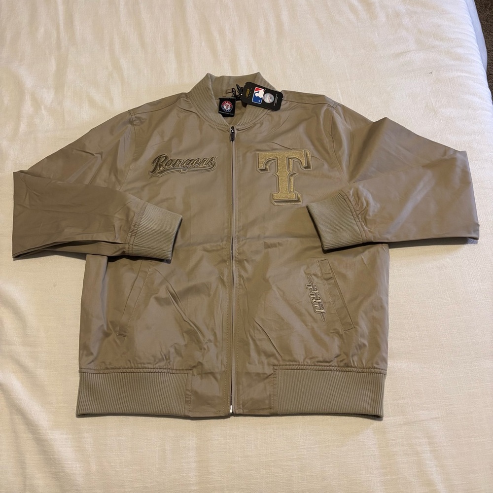 Pro Standard Texas Rangers Neutral Bomber Jacket - Picture 2 of 12